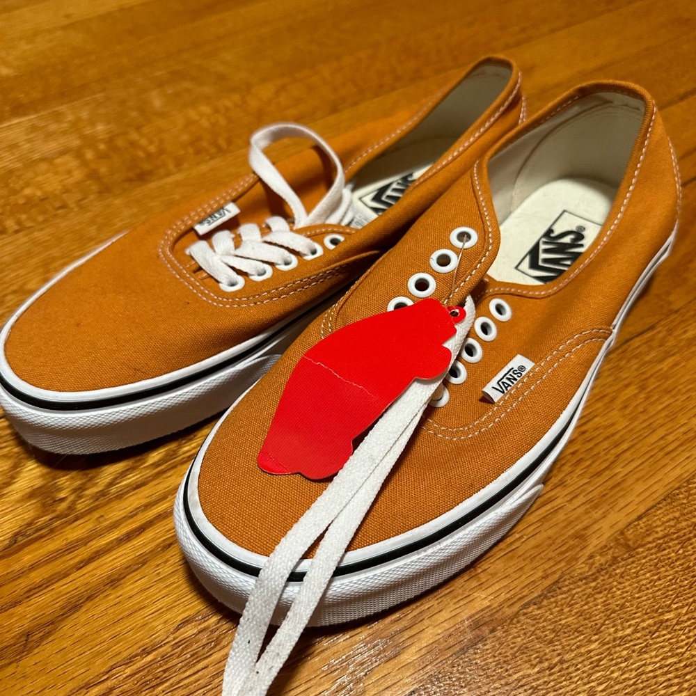 Vans Low Tops Dusty orange Women size 8 Mens Size 6 NWT